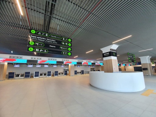 Social-democraţii ieşeni îi cer directorului Aeroportului să nu politizeze evenimentul de inaugurare a noului terminal: Aeroportul Iaşi este un teritoriu european, nu maidanul penalului Alexe Costel