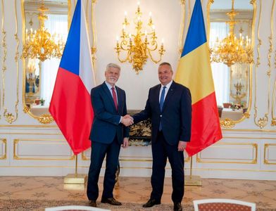 Nicolae Ciucă, întrevedere cu preşedintele Cehiei Petr Pavel / Discuţii despre comunitate de români din Cehia şi sprijinul Ucrainei