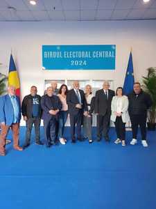 Partidul România Mare a depus la Biroul Electoral Central lista candidaţilor formaţiunii pentru Parlamentul European / Dorel Constantin Onaca, care candidează şi la Primăria Capitalei, deschide lista formaţiunii pentru PE