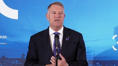 Iohannis, întrebat de ce România a cheltuit sub 2% pentru Apărare, când s-a angajat să aloce 2,5%:  Lucrurile pe care am vrut să le cumpărăm nu s-au găsit. Al factor au fost dificultăţile bugetare create şi de inflaţie