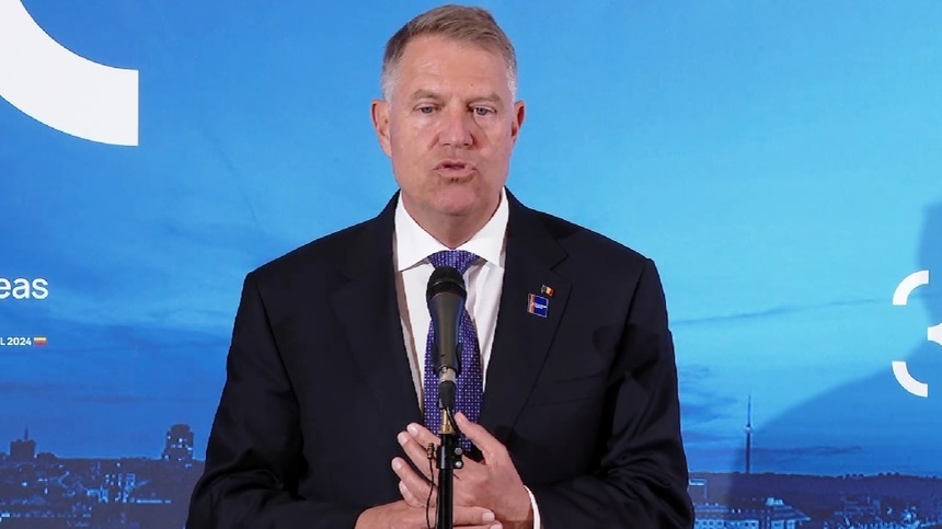 Iohannis: Şi noi negociem un acord bilateral de securitate cu Ucraina care cuprinde reconstrucţia Ucrainei, dar şi dezvoltarea legăturilor, unele sunt tradiţionale, altele au apărut în aceşti ani complicaţi de război