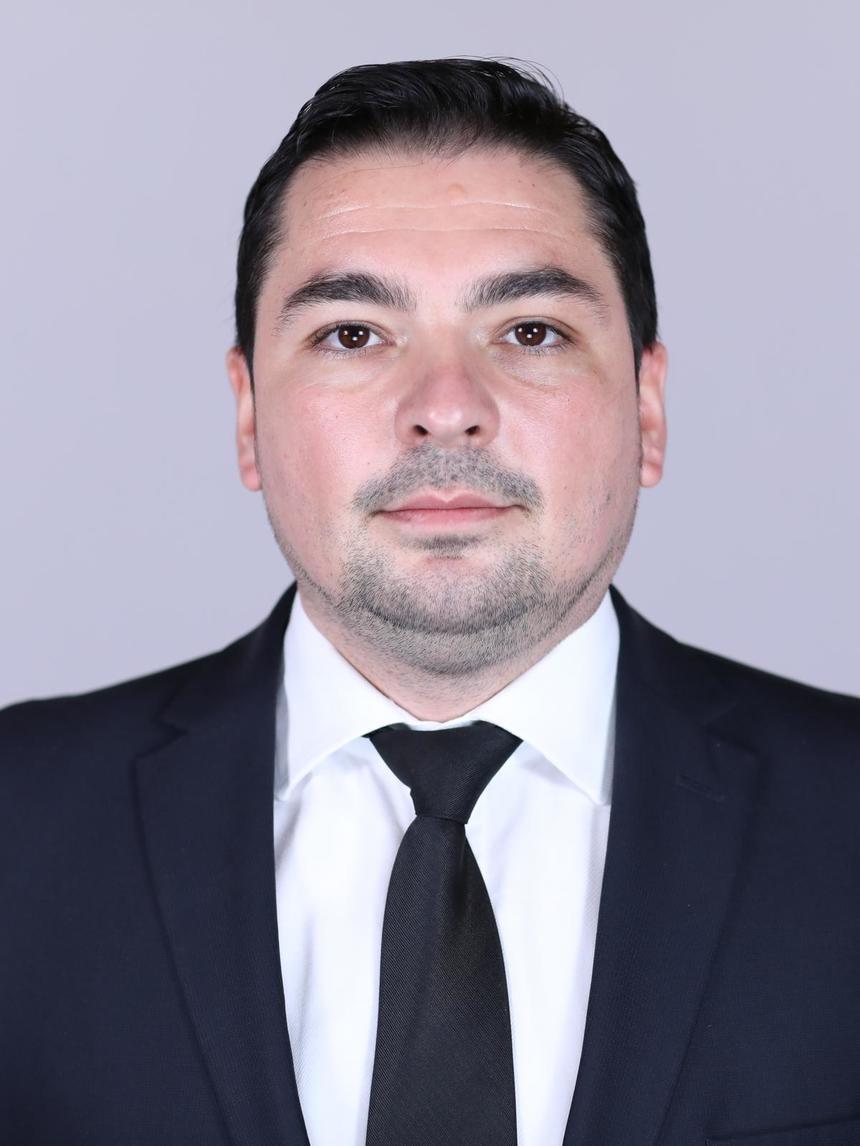 Deputatul PSD Claudiu Ilişanu a demisionat din funcţie, după numirea sa ca prefect al Băcăului / El va fi înlocuit de Vasile Budacă