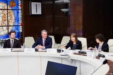 Guvern: Admiterea României în Programul Visa Waiver este un obiectiv strategic naţional / România este tot mai aproape de îndeplinirea criteriilor tehnice

