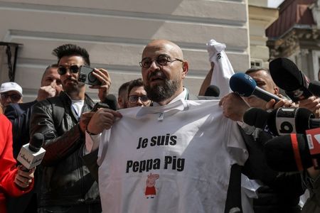 Cristian Popescu Piedone şi-a depus vineri candidatura pentru Primăria Capitalei: Voi câştiga alegerile pentru Primăria Capitalei cu 42%, ca reprezentant al PUSL - FOTO