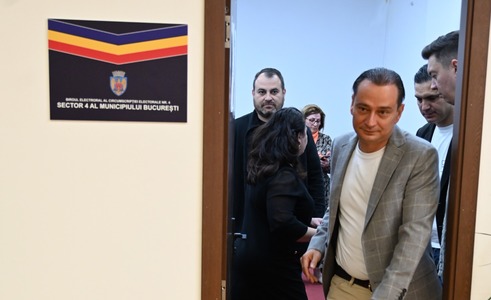 Primarul Daniel Băluţă şi-a depus candidatura pentru un nou mandat de edil al Sectorului 4 / El candidează din partea alianţei PSD-PNL