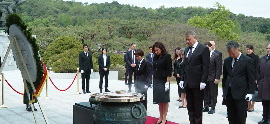UPDATE - Preşedintele Iohannis începe luni vizita oficială în Coreea de Sud. Programul include primirea la preşedintele sud-coreean, întrevedere cu premierul Han Duck-soo, întâlnire cu reprezentanţi ai comunităţii româneşti şi tur în Zona Demilitarizată