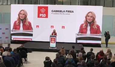 Firea: Ce sunt rechinii imobiliari? Ştim cu toţii cine a obţinut în aceşti patru ani autorizaţii în Bucureşti, pentru că sunt rechini buni şi rechini răi. Asta este manipularea, e campania făcută pe minciună şi pe ură