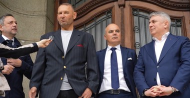 Viorel Cataramă revine în PNL, la aproape şase ani de la excluderea din partid: Voi încerca să promovez mesajul economic liberal de dreapta, pentru a deveni mai clar că în acest moment singurul partid care sprijină cu adevărat sectorul privat este PNL