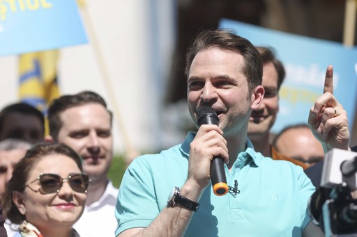 UPDATE - Burduja, la depunerea candidaturii pentru Primăria Capitalei: Îl provoc pe Nicuşor Dan la o dezbatere. Vreau să văd dacă are curajul să se lupte cu mine pe argumente / Ciucă: Nu ar fi corect faţă de Sebastian Burduja să îi impunem un scor