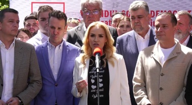 Firea, întrebată dacă mai e loc de negociere cu Piedone pentru ca acesta să se retragă: Am telefonul deschis. Dacă mai este cale, doar domnia sa poate să declare. Eu mă ocup de campanie