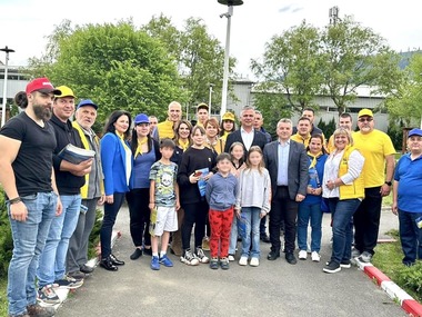 Adrian Veştea: PNL Braşov mizează pe tineri la aceste alegeri! Sunt buni profesionişti, cu experienţă şi cu dorinţa de a conduce comunităţile lor spre dezvoltare

