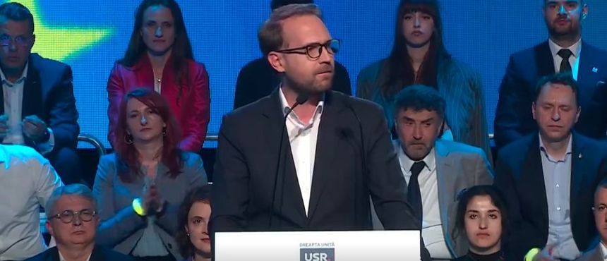 Dominic Fritz, la un miting care a marcat debutul campaniei electorale: În următoarele patru săptămâni, vă rog din suflet, anulaţi toate planurile, vacanţele, nunţile, îmi pare rău, faceţi campanie