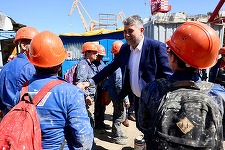 Premierul a vizitat şantierul naval din Brăila, unde lucrează 1.350 de salariaţi, şi o fabrică cu 700 de angajaţi / Ciolacu: România produce! Din ce în ce mai mult şi mai bine!