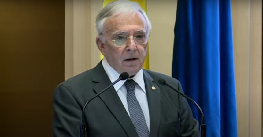 Guvernatorul BNR: Corecţia fiscală nu va fi uşoară / Am participat la câteva la corecţii fiscale ca premier / Când am vrut să tai de la Ministerul de Interne mi-au zis ”Vreţi să alergăm după hoţi cu bicicletele sau pe jos? Nu avem nici bani de benzină”
