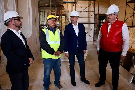 Ciolacu: Am vrut astăzi să văd stadiul lucrărilor de reabilitare a Cazinoului din Constanţa. Vă spun - Cazinoul va arăta senzaţional! - FOTO
