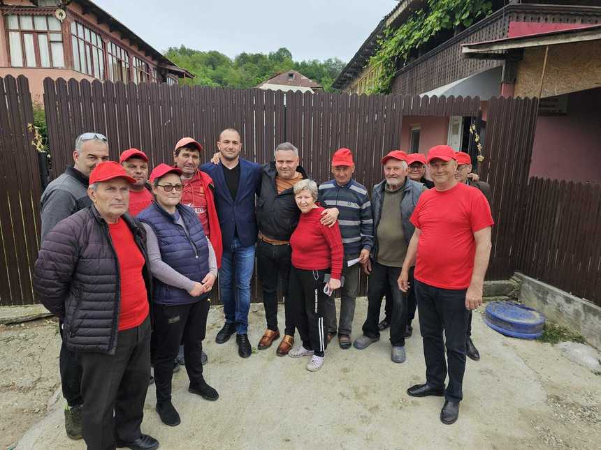 Ministrul Agriculturii a fost în Morunglav, judeţul Olt, să îl susţină pe candidatul PSD la primăria comunei, Cristian Niţă / Barbu: E nevoie de o schimbare, libertate şi încredere