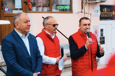 Ministrul Cercetării Bogdan Ivan a fost, în comuna Rebrişoara, judeţul Bistriţa-Năsăud pentru a îi susţine pe candidaţii PSD la alegerile locale