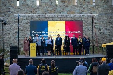 Bistriţa-Năsăud: AUR şi-a prezentat candidaţii la alegeri / Târziu: Politica AUR e una a iubirii. Toţi cei care ni se opun, care ne acuză, care ni se împotrivesc, nu sunt decât duşmanii dragostei