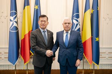 Tîlvăr: Situaţia de securitate actuală ne impune să acordăm o atenţie deosebită achiziţiilor pentru apărare/ Prin transfer de tehnologie din ţări avansate în domeniul producţiei de armament, precum R. Coreea, contribuim la dezvoltarea industriei naţionale