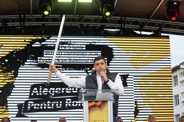 George Simion: Nu suntem extremişti, nu luăm puterea prin forţă! Suntem, totuşi, de extremă urgenţă pentru România!
