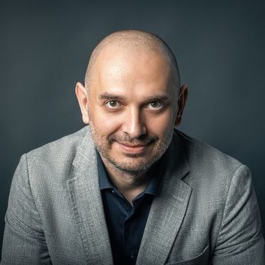 Dragoş Bogdan, candidat pe lista PSD-PNL pentru Consiliul Local al Primăriei Sector 2, îl dă în judecată pe primarul Sectorului 2 Radu Mihaiu şi îi cere despăgubiri de 1 leu

