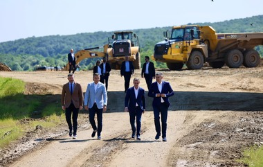 Marcel Ciolacu, despre bucata lipsă din autostrada A1: Cred că este una dintre cele mai mari ruşini ale României / Sorin Grindeanu: Într-o lună şi ceva ajung lucrările la zona de deal


