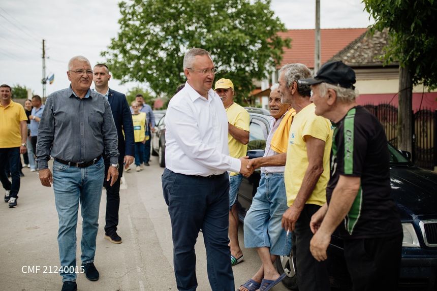 Nicolae Ciucă, în comuna Seaca de Câmp: Nu trebuie să venim cu promisiuni goale în faţa oamenilor, ci să le prezentăm fapte. Şi aleşii PNL au ce spune!