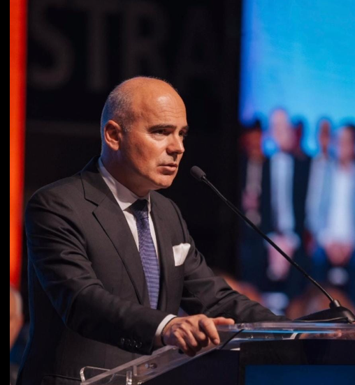Rareş Bogdan, întrebat despre alegerile prezidenţiale: Mergem cu oşteanul nostru / Nu va ţine cont, când va ajunge la Cotroceni, că provine din PNL, va fi un preşedinte al tuturor românilor şi, sigur, va păstra PNL la guvernare încă 10 ani