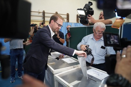 UPDATE - ALEGERI 2024 - Fritz: Am votat pentru continuarea drumului european al Timişoarei / O să aduc acum mâncare reprezentanţilor noştri în secţii, pentru că nu sunt un bou