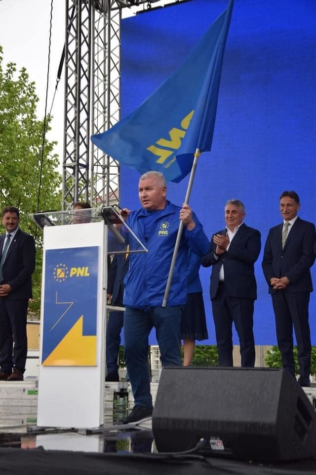 Florin Roman: Rezultat fabulos pentru PNL la alegerile locale / Coordonatorul campaniei pentru locale prezintă cifrele:  38% la primari, 30% preşedinţi CJ / Dezastru, cum ar zice Ciolacu