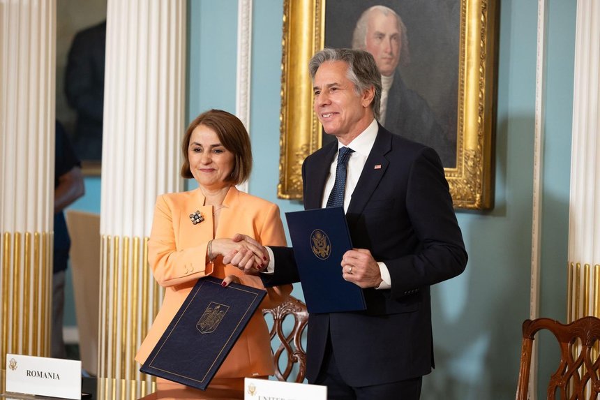 Luminiţa Odobescu şi secretarul de stat al SUA Antony Blinken au semnat, vineri, Memorandumul de Înţelegere dintre România şi Statele Unite pentru combaterea dezinformării