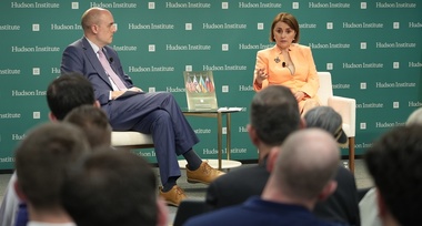 Luminiţa Odobescu, despre Programul Visa Waiver: Lucrăm strâns cu partea americană, cu Ambasada SUA la Bucureşti. Este foarte important ca cetăţenii români să îşi reînnoiască vizele, astfel încât să reuşim să scădem rata de refuz la sub 3%