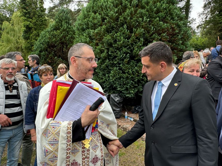 Liderul AUR George Simion, prezent la comemorarea eroilor români din Cimitirul Soultzmatt, din Franţa
