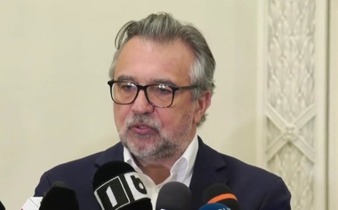 UPDATE - Romaşcanu (PSD): Predoiu are două HG pe masă, cu 15 septembrie şi cu 29 septembrie. Să decidă cu PNL. Nu putem, din cauză că unii s-ar putea să nu ajungă în turul doi, să modificăm data / PNL vrea alegeri potrivit calendarului constituţional