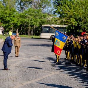 Preşedintele Senatului, Nicolae Ciucă: Sub culorile tricolorului stau poveştile tuturor celor care au construit România de astăzi