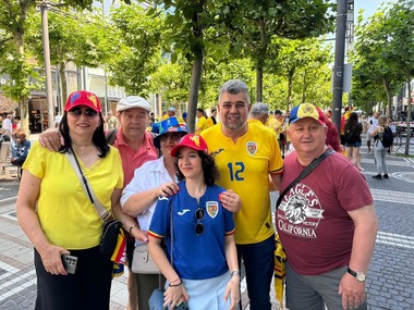 Premierul Marcel Ciolacu, în tribune la meciul României cu Slovacia, de la Campionatul European: Succes, băieţi! Astăzi ne calificăm! 
