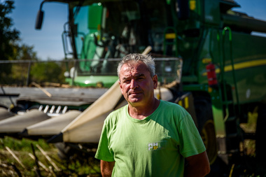 Poate fi solicitată emiterea titlului de proprietate asupra terenurilor de sub construcţiile edificate de către fostele întreprinderi agricole de stat, potrivit unui proiect al UDMR adoptat de către deputaţi