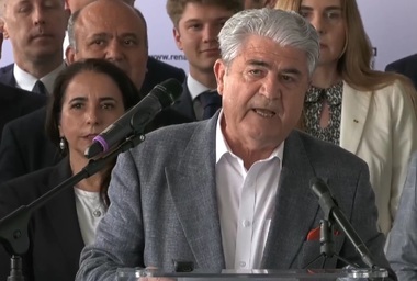 Organizaţia neguvernamentală „România Renaşte” îi cere lui Mircea Geoană să candideze la prezidenţiale