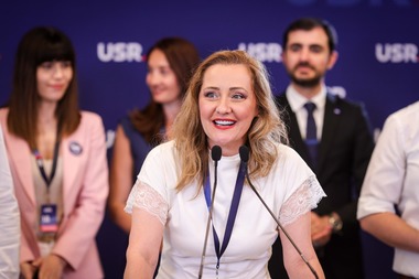 Elena Lasconi va participa la discuţia cu Ciolacu privind data prezidenţialelor: E o mimare a discuţiilor şi a consultărilor. Cred că ar trebui să fie alegeri la termen. Nu am niciun fel de problemă să intru în luptă şi mâine
