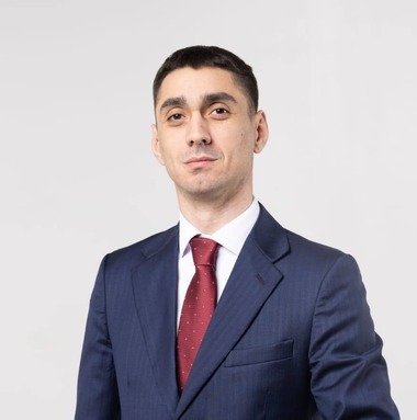 Şeful USR Iaşi a intrat în Biroul Naţional după ce alţi cinci membri care au primit mai multe voturi la congres s-au retras „strategic” / Flavia Boghiu, iniţial aleasă în Birou, vorbeşte de presiuni şi de ignorarea votului delegaţilor