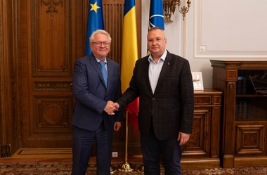 Nicolae Ciucă, întrevedere cu Armin Papperger, CEO al Rheinmetall - compania care a cumpărat fabrica Automecanica Mediaş: Stimularea producţiei de echipamente pentru domeniul militar, o prioritate pentru toate statele membre NATO
