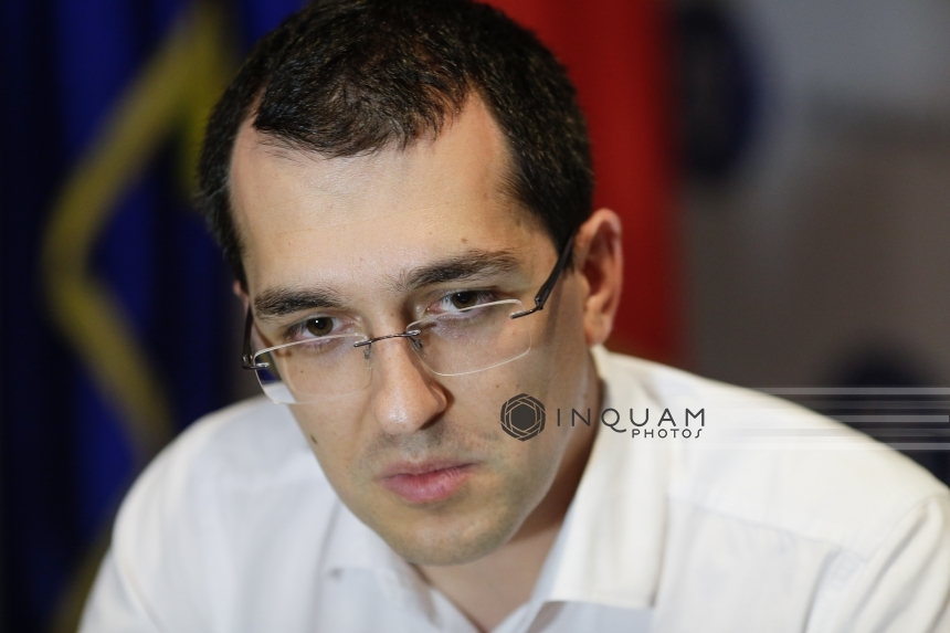 Vlad Voiculescu: Pentru minciunile oribile la adresa mea - cele cu «miliardul furat din vaccinuri» - PSD este obligat de instanţă să îmi plătească despăgubiri în valoare de 25.000 euro cu titlu daune morale