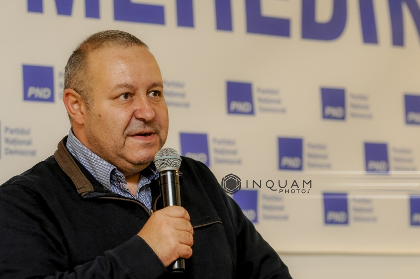 Fenechiu (PNL), după ce social-democratul Marian Mina a spus despre Nicolae Ciucă că este ”acest Moş Teacă al PNL”: Domnul Mina este un frustrat care a pierdut alegerile în Giurgiu, atacurile sunt regretabile şi nu fac bine nici măcar PSD