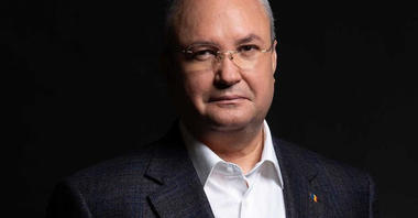 Nicolae Ciucă, despre încercările de asasinare a unor personaje cunoscute din mediul politic din ultima perioadă: Radicalizarea găseşte un spaţiu care să îi faciliteze creşterea. Până în acest moment, România a reuşit să îşi păstreze stabilitatea