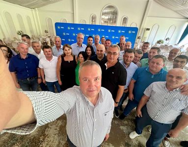 Nicoale Ciucă şi-a început turneul prin filialele PNL, pentru candidatura la prezidenţiale, în judeţul natal, Dolj, la Dăbuleni: Întotdeauna este mai bine să mergi în luptă alături de camarazi de încredere