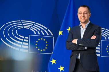 USR: Dan Barna a fost ales vicepreşedinte al Grupului RENEW, Vlad Voiculescu, coordonator RENEW în domeniul sănătăţii 