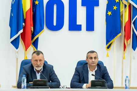 PSD Olt a votat susţinerea lui Paul Stănescu pentru funcţia de secretar general al PSD, la Congresul din 24 august / Emil Moţ a demisionat din funcţia de prim-vicepreşedinte al PSD Olt, după rezultatele de la alegerile locale