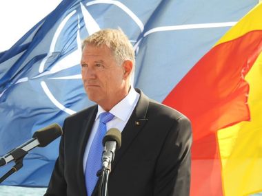 Iohannis: Chiar dacă trăim vremuri marcate de multiple provocări de securitate, România este astăzi o ţară sigură şi stabilă, înscrisă ireversibil pe calea dezvoltării democratice, alături de partenerii şi de Aliaţii din Uniunea Europeană şi din NATO