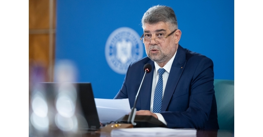 Premierul Marcel Ciolacu: În timp ce sărbătorim Ziua Independenţei Ucrainei, nu trebuie să uităm lupta şi sacrificiile fiilor şi fiicelor sale pentru a asigura pacea şi integritatea teritorială / Palatul Victoria, iluminat în culorile Ucrainei