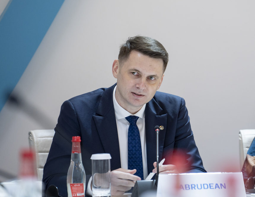 Mircea Abrudean: Secretariatul General al Guvernului a implementat proiecte majore şi are în derulare investiţii care vor pune România pe harta ţărilor cu rol major în asigurarea stabilităţii energetice, securităţii şi debirocratizării